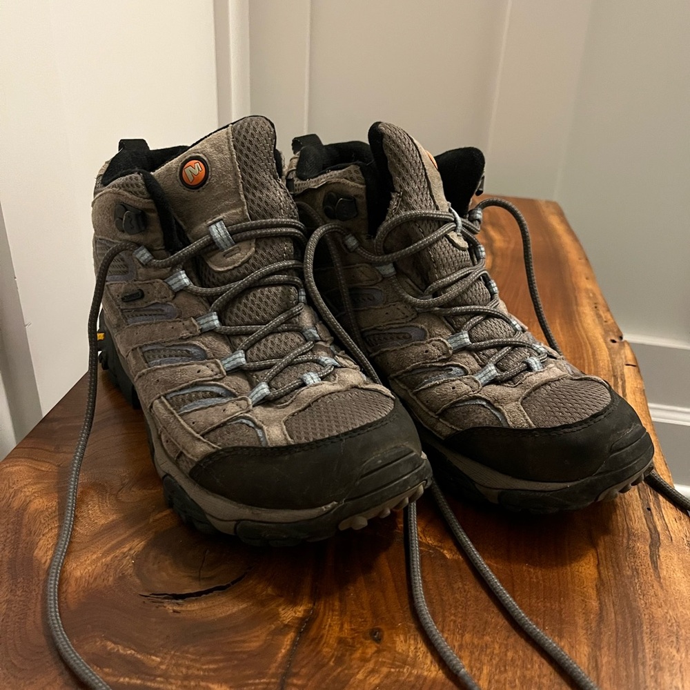 Women’s Hiking Boots